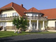 Szalóky Apartmanház Gyenesdiás