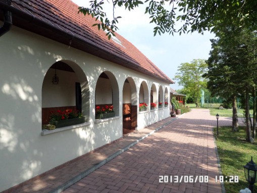   - Fenyves Apartman Balatonfenyves