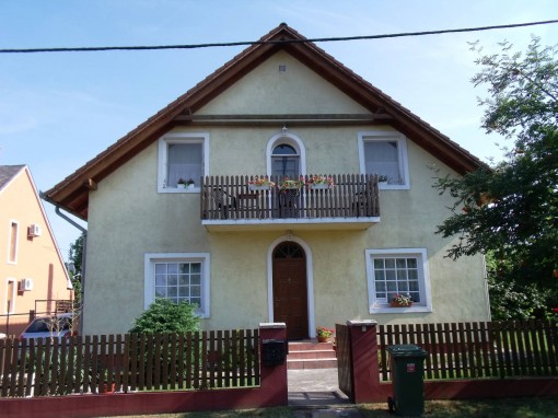   - Somogyi Apartman Balatonkeresztúr