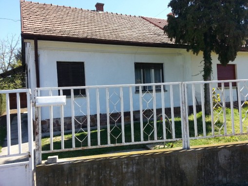   - Rónay Apartmanház Balatonszárszó