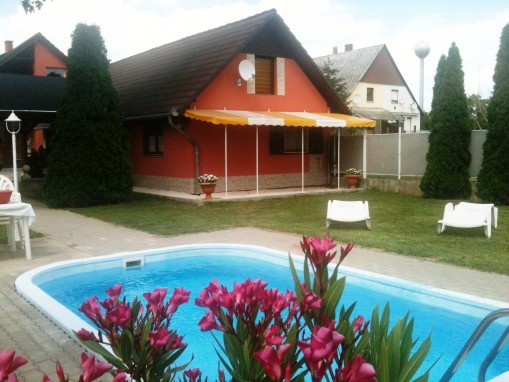   - Csendes Apartmanok Balatonboglár