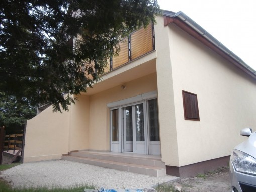   - Krisztina Apartman Balatonkeresztúr