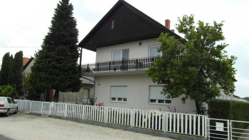   - Ilus Apartman Balatonboglár