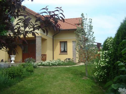   - Balaton Apartman Gyenesdiás