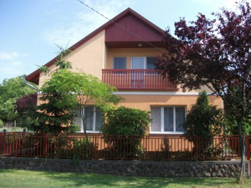   - Klára Apartmanok Balatonboglár