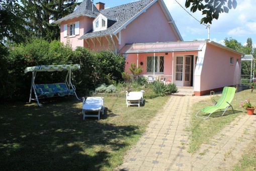   - Hunyadi 30 Apartman Balatonszárszó