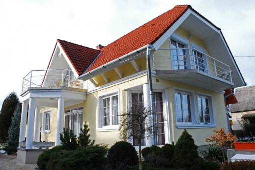   - Horváth Apartmanház Balatonlelle