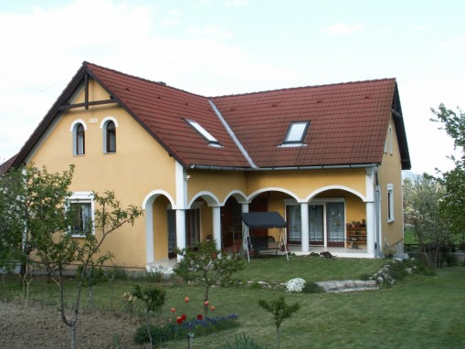   - Polgár Apartman Balatonederics