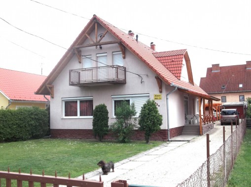   - András és Sára Apartman Balatonboglár