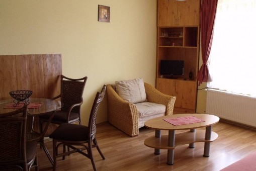   - Kitti Apartman Balatonlelle