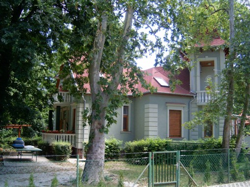   - Szemesi Villa Balatonszemes