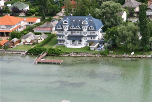   - Villa Romantika Balatonboglár