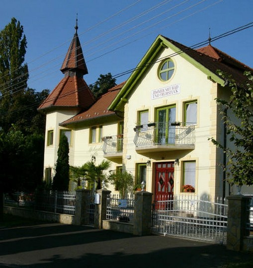   - Strand Közeli Panzió Keszthely