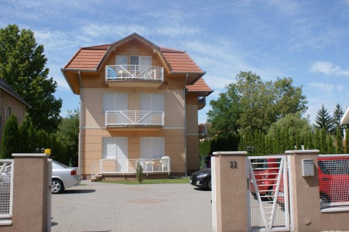   - Árnyas Apartmanház Balatonlelle