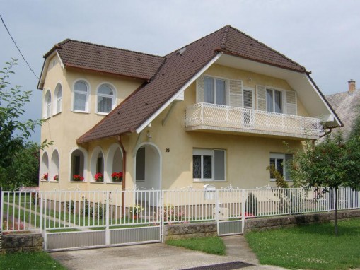   - Susanne Apartmanok Balatonboglár