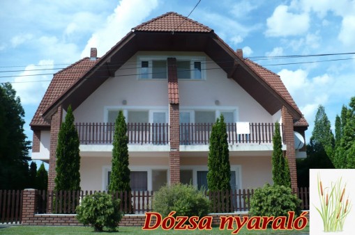   - Dózsa Apartman Balatonmáriafürdő