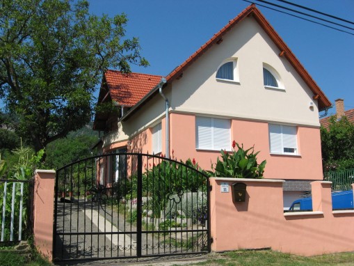   - Szita Apartman Badacsonytomaj