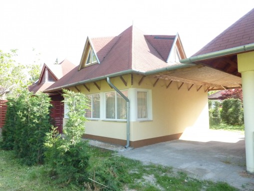   - Vízparti Apartman Balatonszárszó