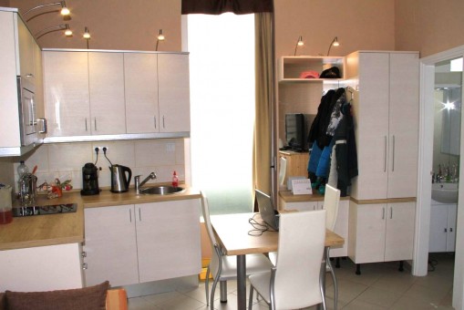   - Viktória Apartman Balatonboglár