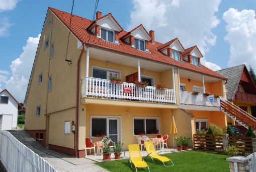   - Erzsébet Apartmanház Balatonlelle