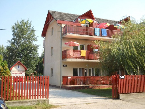   - Margaréta Apartmanház Balatonlelle